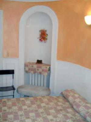Hotel Le Petit Trianon Παρίσι Δωμάτιο φωτογραφία